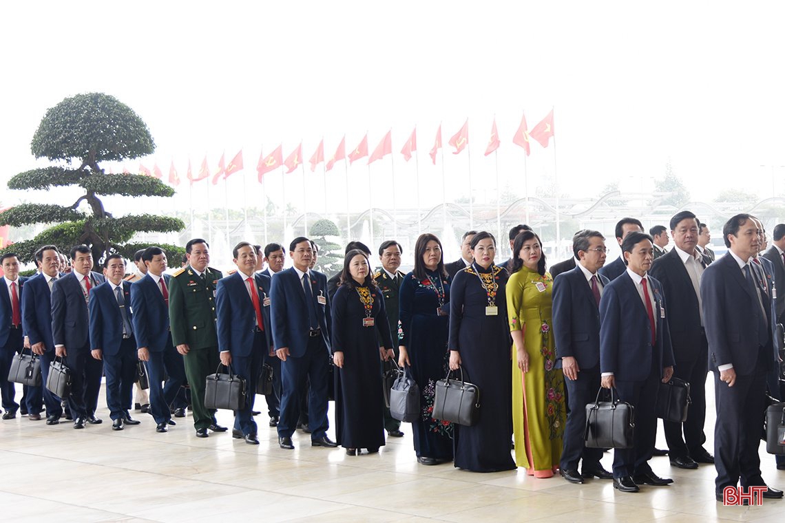 Đoàn đại biểu Hà Tĩnh tại Đại hội XIII của Đảng