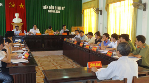 Lãnh đạo UBND tỉnh Hà Tĩnh tiếp công dân định kỳ tháng 6/2013