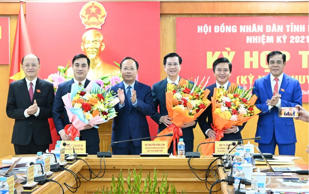 Hà tĩnh kiện toàn bộ máy lãnh đạo: Bầu chủ tịch HĐND và hai Phó chủ tịch UBND tỉnh