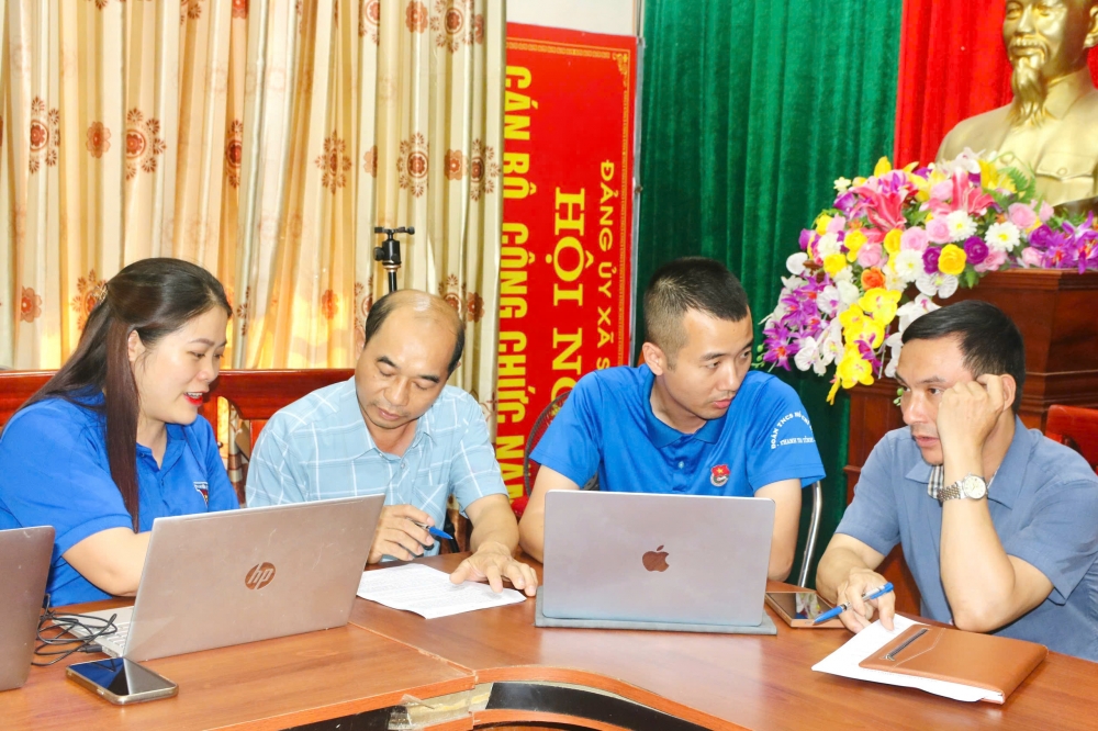 Đoàn UBND tỉnh Hà Tĩnh ra quân Chương trình “Tổ tư vấn áo xanh - Đồng hành cùng cơ sở” hỗ trợ tại xã Sơn Hồng