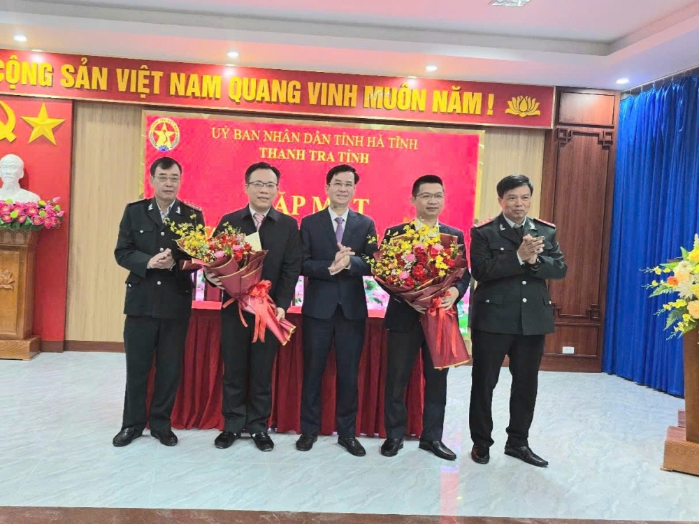 Thanh tra tỉnh tổ chức chào cờ đầu tháng và sinh hoạt chuyên đề Quý IV/2025