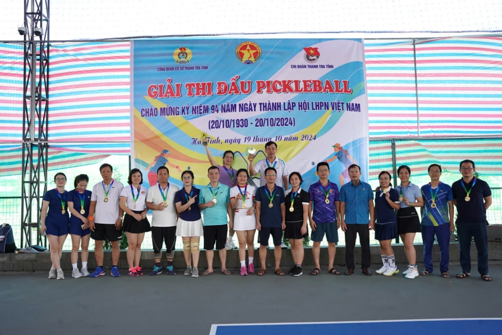 Thanh tra tỉnh tổ chức giải đấu Pickleball chào Mừng ngày kỷ niệm 94 năm Ngày phụ nữ Việt Nam (20/10/1930-20/10/2024)