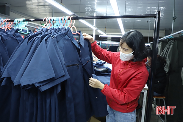 Các doanh nghiệp Hà Tĩnh sôi nổi khí thế sản xuất đầu năm mới