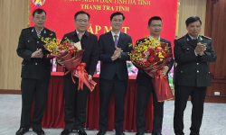 Thanh tra tỉnh tổ chức chào cờ đầu tháng và sinh hoạt chuyên đề Quý IV/2025