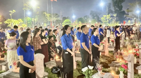 Tuổi trẻ Thanh tra thắp nến tri ân các anh hùng liệt sĩ...